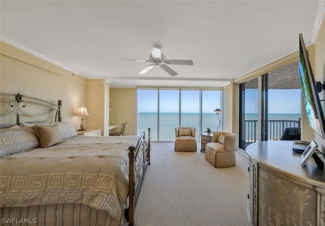 20 Seagate DR 803, Naples, FL 34103
