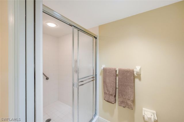 20 Seagate DR 803, Naples, FL 34103