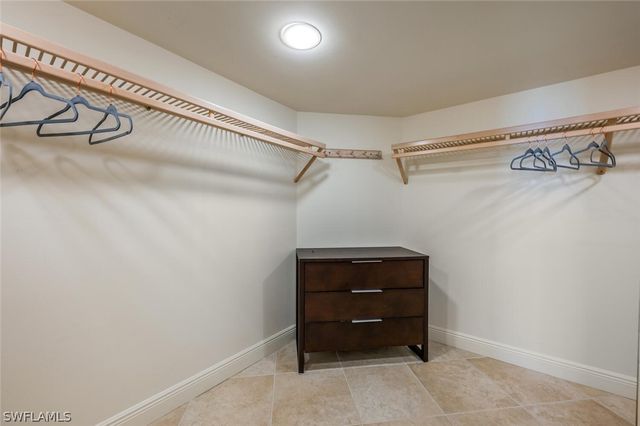 20 Seagate DR 803, Naples, FL 34103