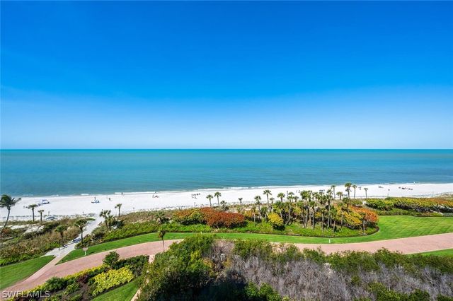 20 Seagate DR 803, Naples, FL 34103