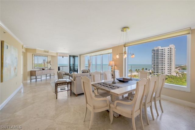 20 Seagate DR 803, Naples, FL 34103