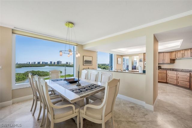 20 Seagate DR 803, Naples, FL 34103