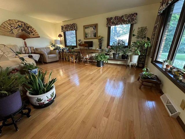 1930 Cotton Tail LANE, Brookfield, WI 53045