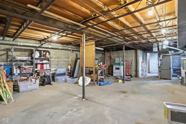 305 John Street, Crawfordsville, IN 47933