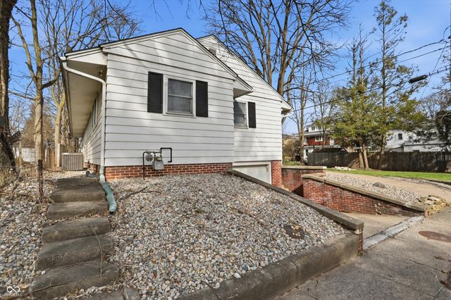 305 John Street, Crawfordsville, IN 47933