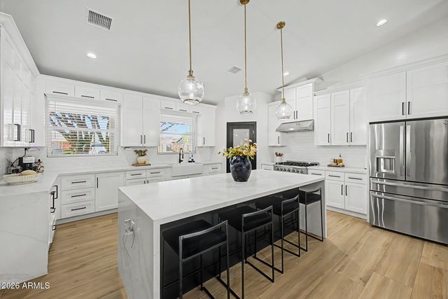 2225 E AMELIA Avenue, Phoenix, AZ 85016