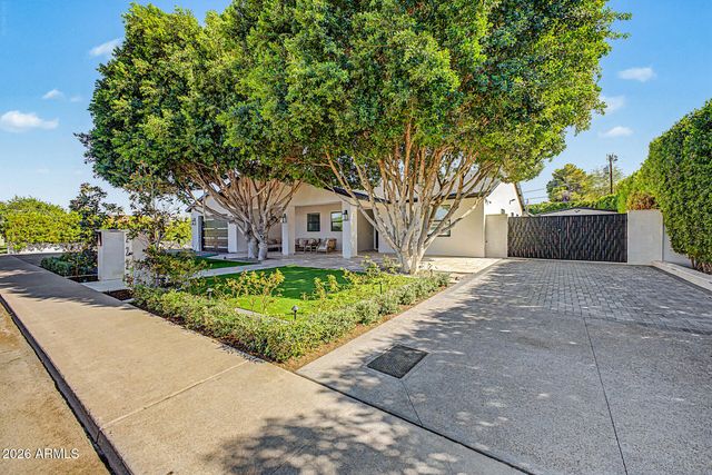 2225 E AMELIA Avenue, Phoenix, AZ 85016
