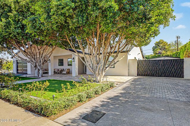 2225 E AMELIA Avenue, Phoenix, AZ 85016