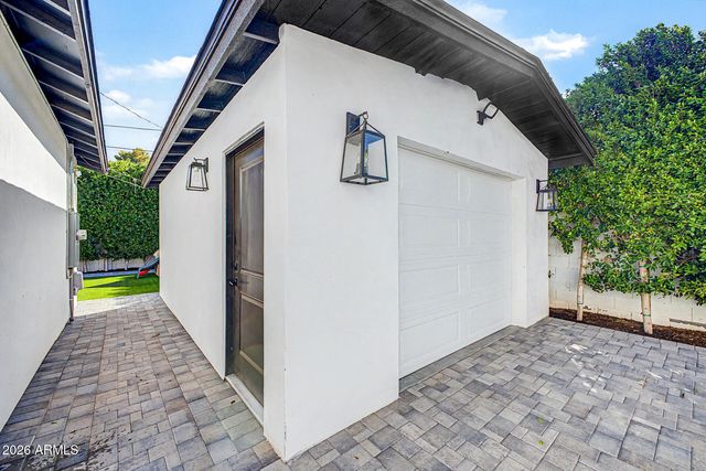 2225 E AMELIA Avenue, Phoenix, AZ 85016