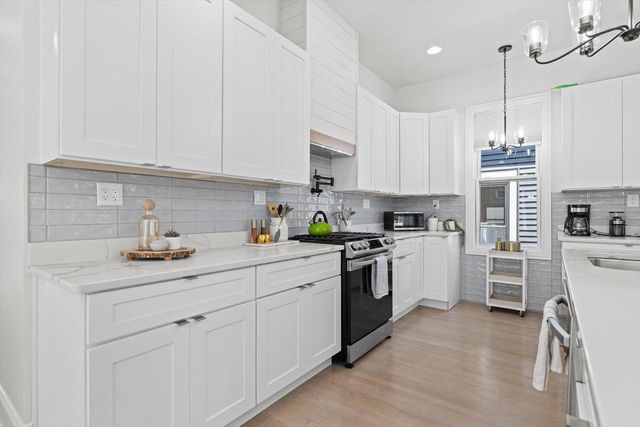 3149 S Howell AVENUE, Milwaukee, WI 53207