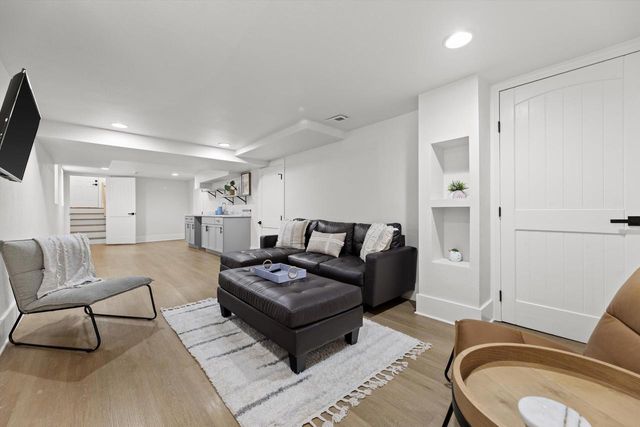 3149 S Howell AVENUE, Milwaukee, WI 53207