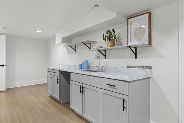 3149 S Howell AVENUE, Milwaukee, WI 53207
