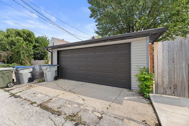 3149 S Howell AVENUE, Milwaukee, WI 53207