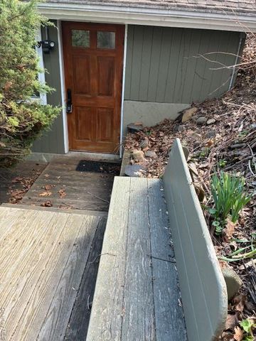 909 Route 9W S, Nyack, NY 10960