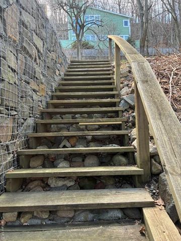 909 Route 9W S, Nyack, NY 10960