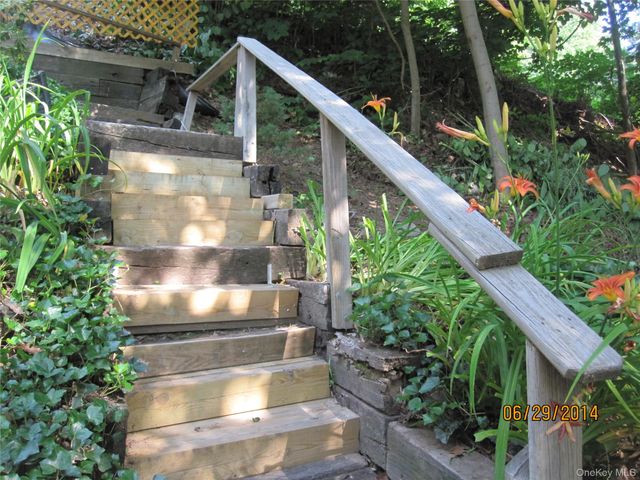 909 Route 9W S, Nyack, NY 10960