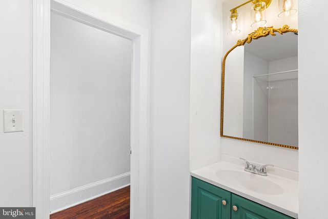 2718 W JEFFERSON ST, Philadelphia, PA 19121