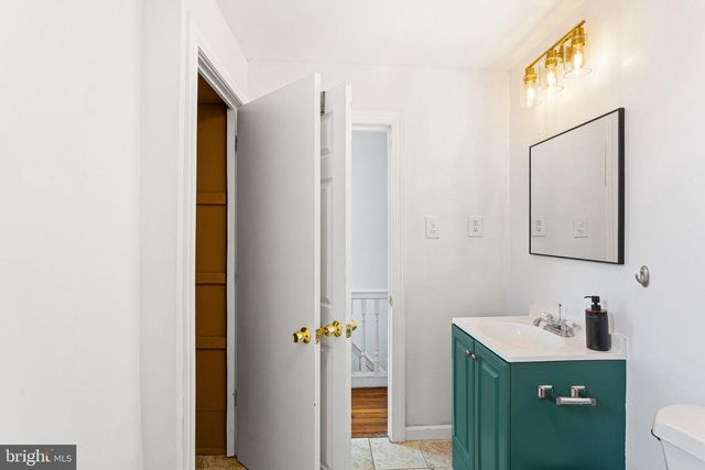 2718 W JEFFERSON ST, Philadelphia, PA 19121