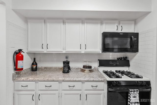 267-a Alpine Way 267a, Woodbridge Proper, NJ 07095