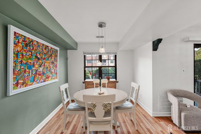 267-a Alpine Way 267a, Woodbridge Proper, NJ 07095