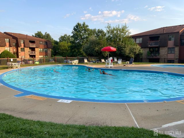 267-a Alpine Way 267a, Woodbridge Proper, NJ 07095