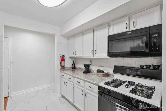 267-a Alpine Way 267a, Woodbridge Proper, NJ 07095