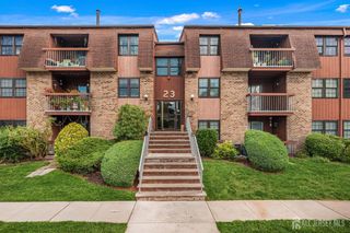 267-a Alpine Way 267a, Woodbridge Proper, NJ 07095