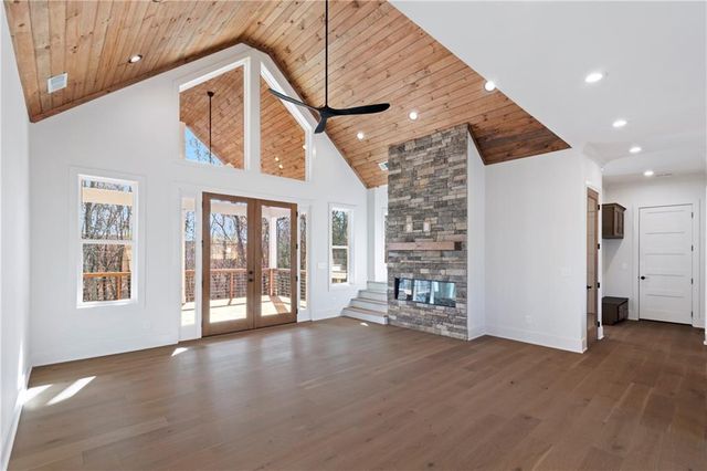 868 Old Owen Drive, Blairsville, GA 30512