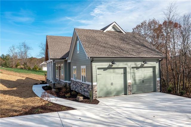 868 Old Owen Drive, Blairsville, GA 30512