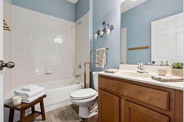 7180 WINDING LAKE CIRCLE, Oviedo, FL 32765