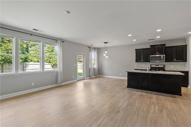 4076 Elsdon Drive, Austell, GA 30106