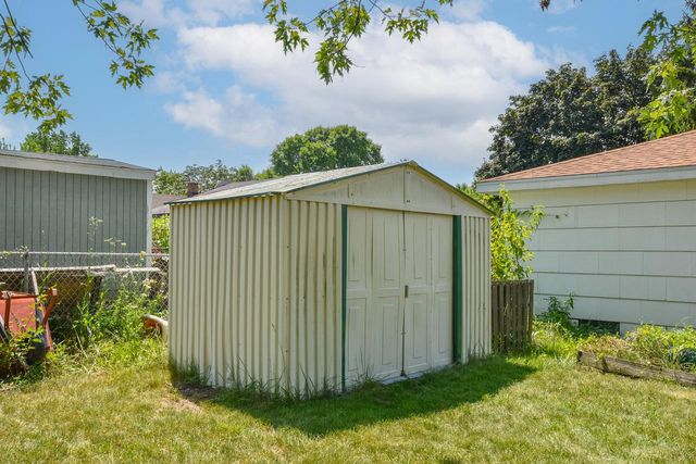 7707 W Hustis STREET, Milwaukee, WI 53223