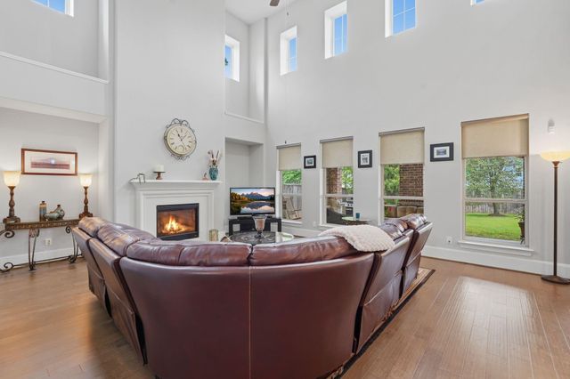 111 N Winter Sunrise Circle, Tomball, TX 77375