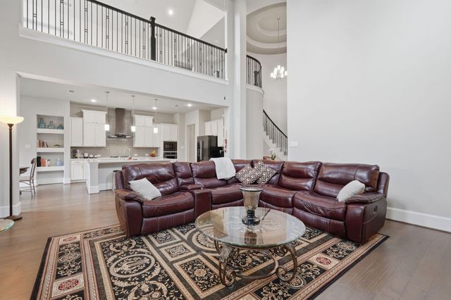 111 N Winter Sunrise Circle, Tomball, TX 77375