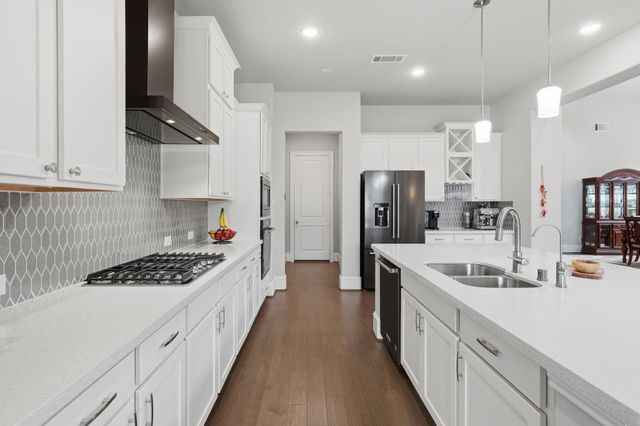 111 N Winter Sunrise Circle, Tomball, TX 77375