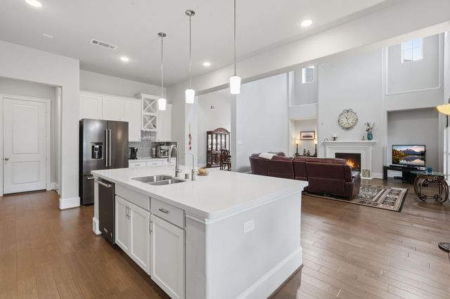 111 N Winter Sunrise Circle, Tomball, TX 77375