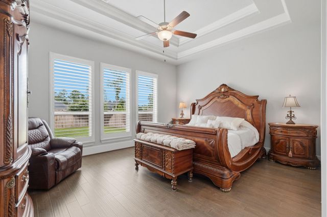 111 N Winter Sunrise Circle, Tomball, TX 77375