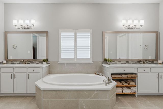 111 N Winter Sunrise Circle, Tomball, TX 77375