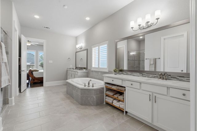 111 N Winter Sunrise Circle, Tomball, TX 77375