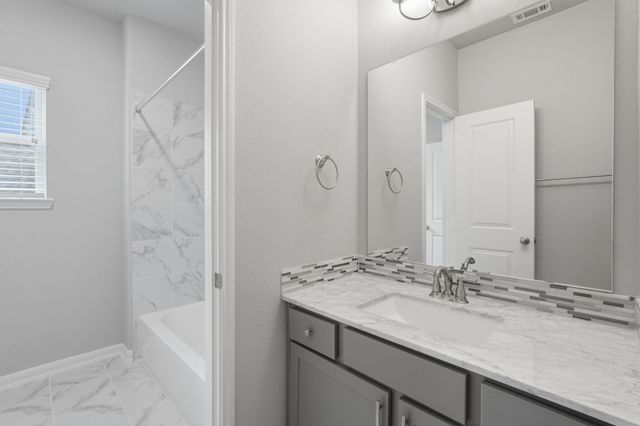 111 N Winter Sunrise Circle, Tomball, TX 77375