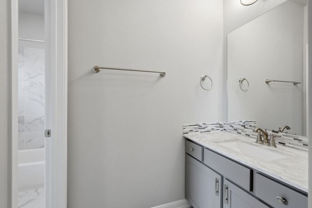 111 N Winter Sunrise Circle, Tomball, TX 77375
