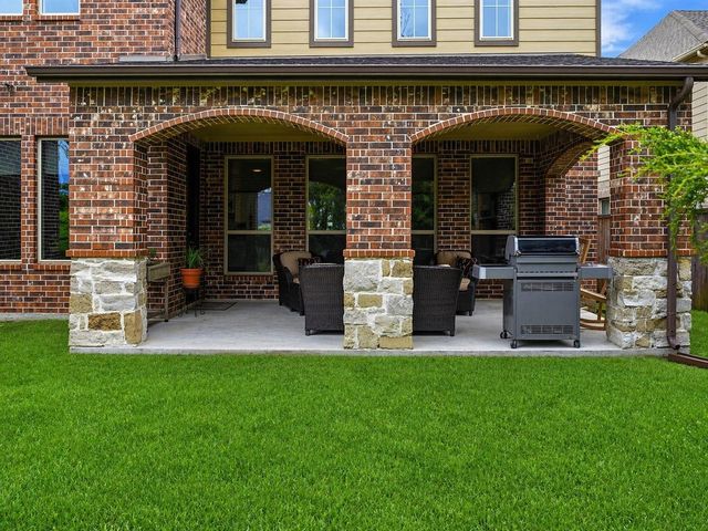 111 N Winter Sunrise Circle, Tomball, TX 77375