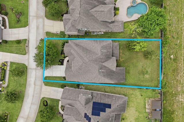 111 N Winter Sunrise Circle, Tomball, TX 77375