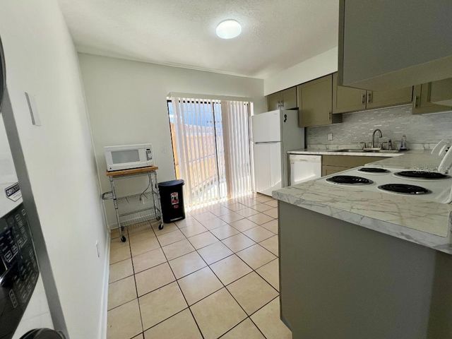 5008 PARKHILL PLACE, Tampa, FL 33624