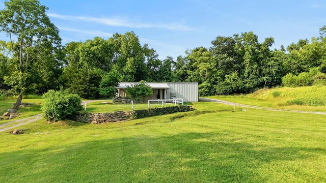 250 Rockland Rd, Hendersonville, TN 37075