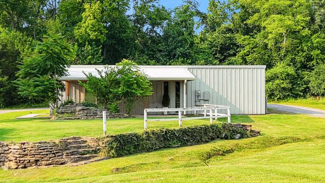 250 Rockland Rd, Hendersonville, TN 37075