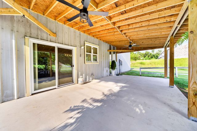 250 Rockland Rd, Hendersonville, TN 37075
