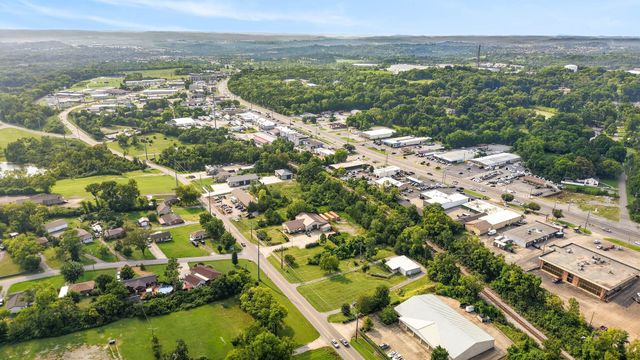 250 Rockland Rd, Hendersonville, TN 37075