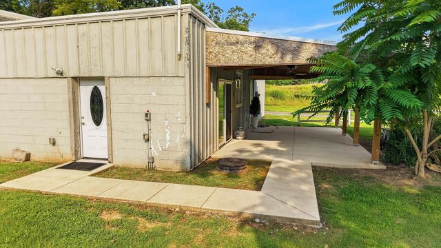 250 Rockland Rd, Hendersonville, TN 37075