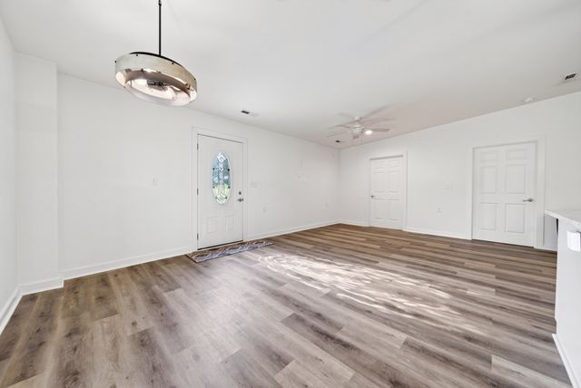 250 Rockland Rd, Hendersonville, TN 37075